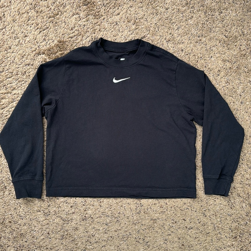 Nike Women’s Loose Fit Tee Size S